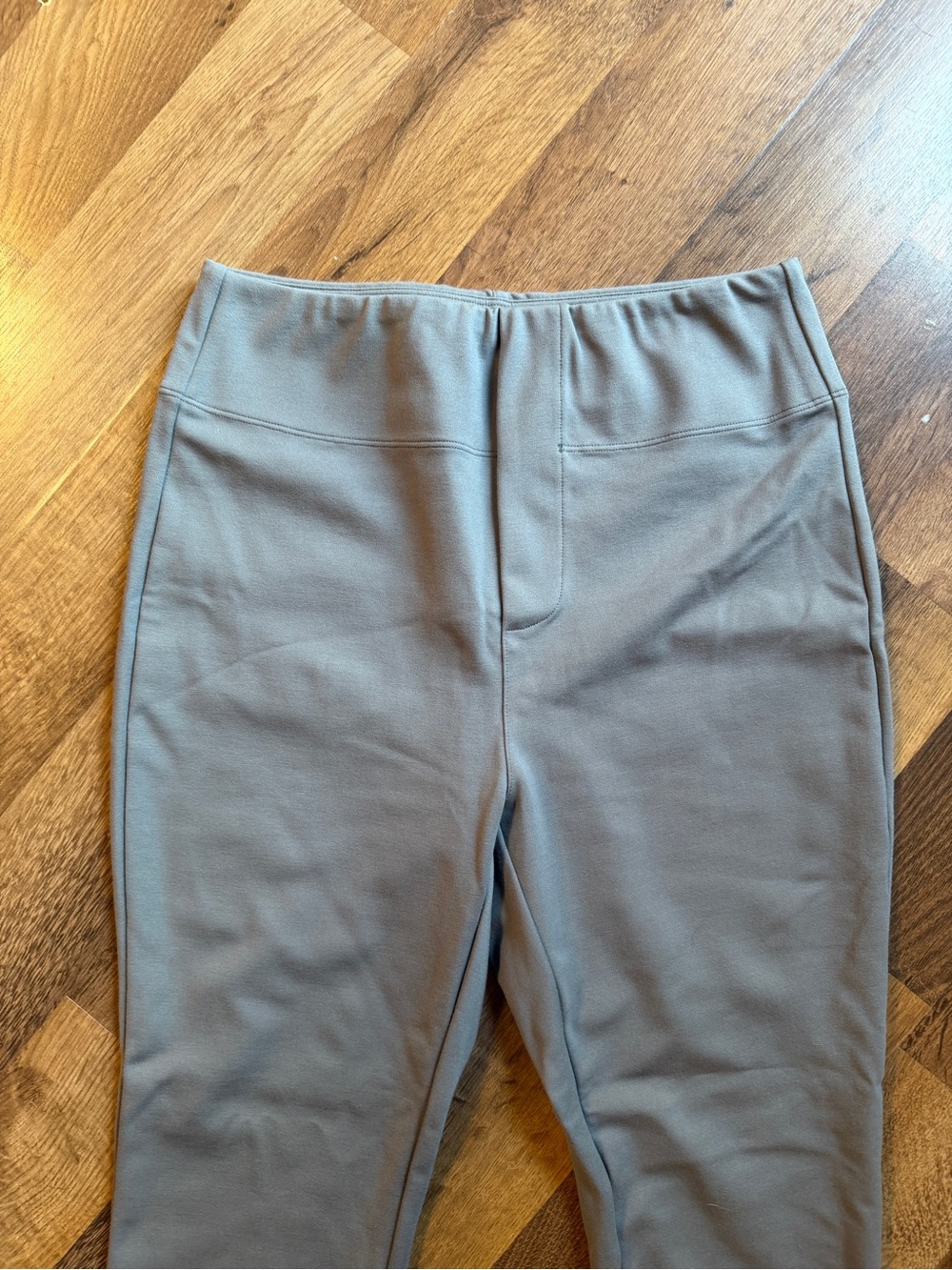 NWT woman’s medium Halara pants - Picture 3 of 8